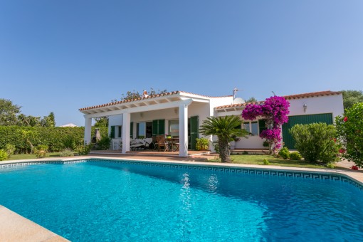 Schone Gepflegte Villa Mit Garten Pool Und Garage In Binisafua Playa Kaufen